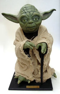 lifesize-yoda-illusive.jpg (21552 bytes)